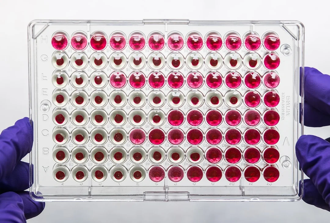 Can a 9‑gene mRNA panel predict TB risk in seniors?