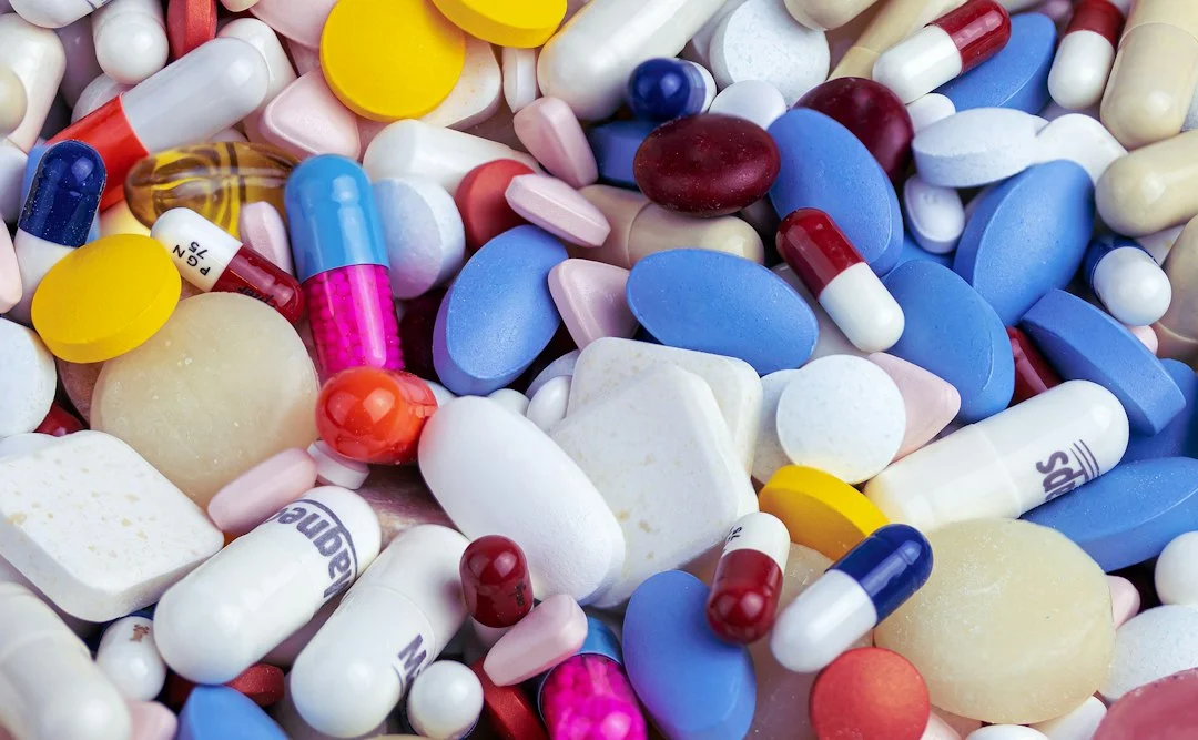 LLMs Transform Adverse Drug Event Detection in Clinical Notes